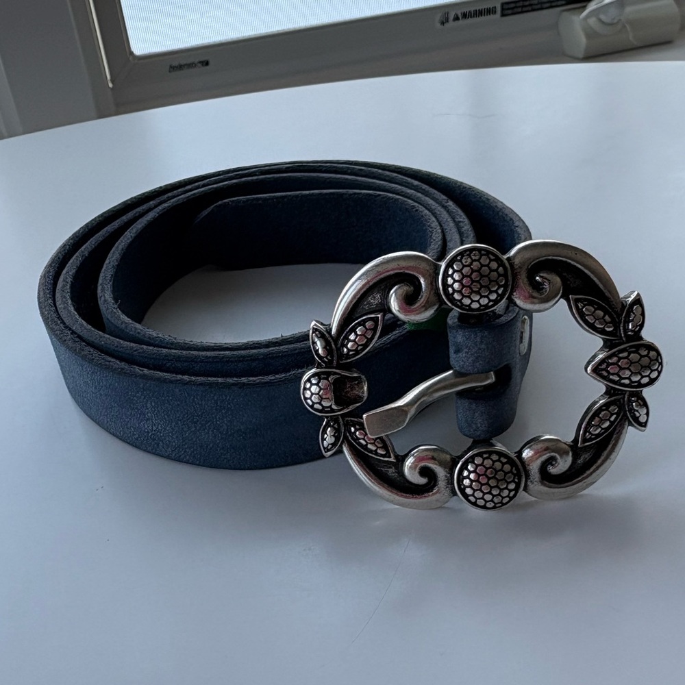 ALTA MODA Stylish Italian Leather Belt. Detailed Silver buckle. Size EU 100